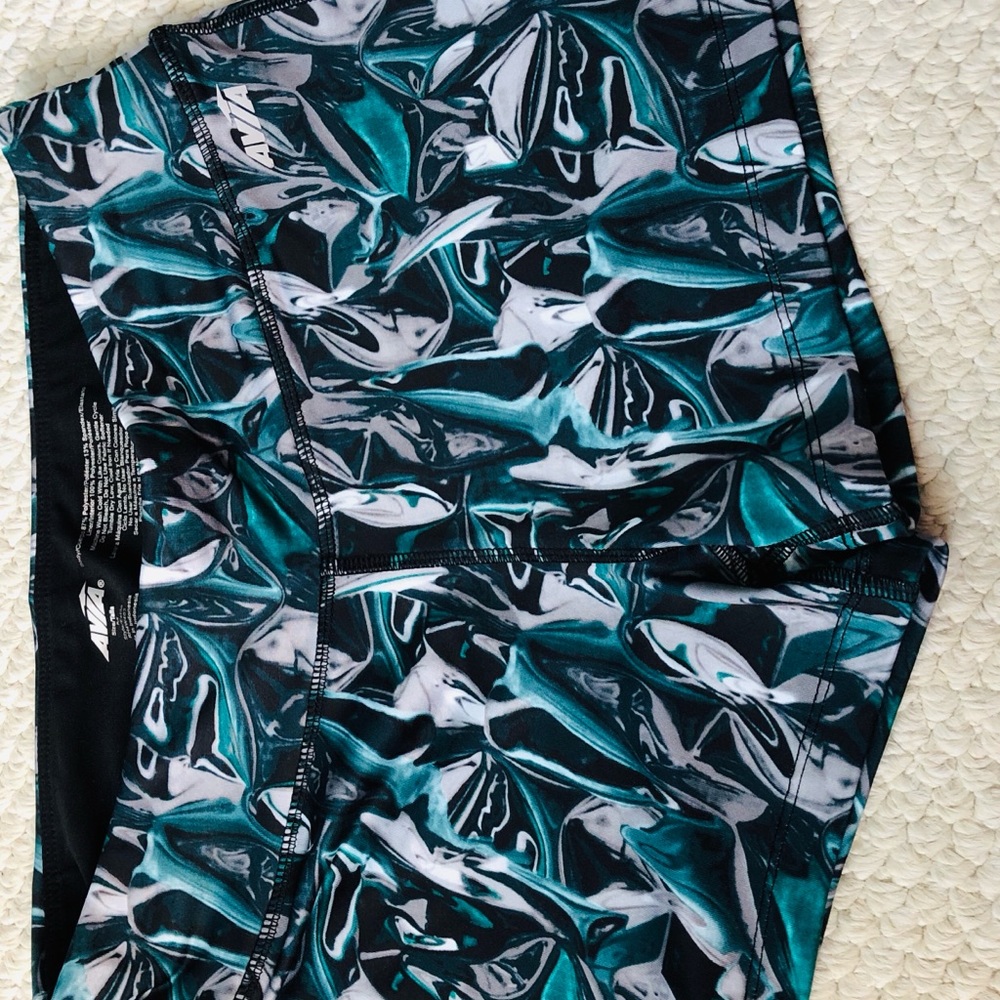 Printed exercise shorts